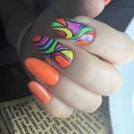 سالن تخصصی کاشت ناخن لیرو