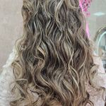 خدمات تخصصی رنگ مو مقیمی