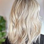 خدمات تخصصی ناخن و مژه رنگ و لایت احیا