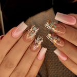 مرکزتخصصی کاشت ناخن و اکستنشن مژه رامونا