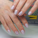 خدمات کاشت ناخن فائزه