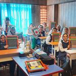 دبستان دخترانه آوین