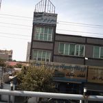 فروشگاه و تعمیرگاه بنز و سواری