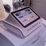 کلینیک زیبایی و مرکز لیزر هانیسا