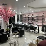 سالن زیبایی رزسفید