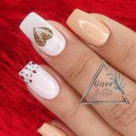 کاشت ناخن گیسو