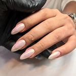 مرکز تخصصی خدمات کاشت ناخن مهشید رستگاری