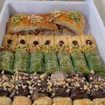 قنادی گل سرخ