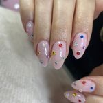 آموزشگاه و سالن زیبایی نادیا