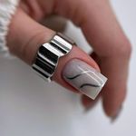 خدمات کاشت ناخن نفیسه