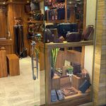 گالری چرم طبیعی چارلی