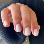 سالن تخصصی کاشت و طراحی ناخن شیوا