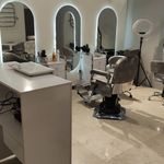سالن زیبایی و آموزشگاه آرایشی سنجاق