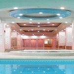 استخر گلایل سفید