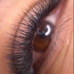 خدمات تخصصی اکستنشن مژه  هلن