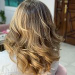 آرایشگاه زنانه مون بيوتی