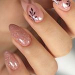 مرکز ناخن و مژه  مهتاب