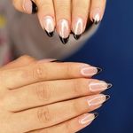 خدمات تخصصی کاشت ناخن ناهید