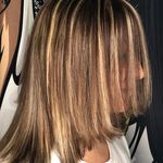 سالن زیبایی و مرکز تخصصی کاشت ناخن هلنا