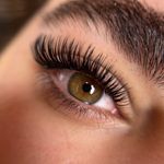 خدمات تخصصی اکستنشن مژه مونا