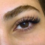 خدمات کاشت و اکستنشن مژه و ابرو هاله