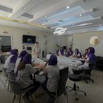 آموزشگاه تخصصی پوست فرزانه غنی