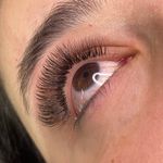 خدمات تخصصی ناخن و مژه در دیباجی