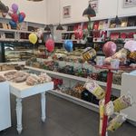 نان و شیرینی لادن غرب