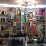 فروشگاه عطر و لباس گالری ابریشم