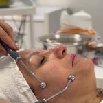 خدمات پاکسازی و فیشال پوست سحر