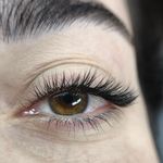 اکستنشن مژه مینا آقایی