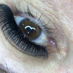 اکستنشن مژه و لیفت ابرو شقایق