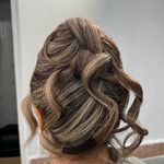 خدمات تخصصی ناخن زهرا اکبری