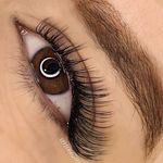 سالن تخصصی مژه مانلی فخر