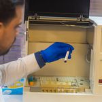 آزمایشگاه پاتوبیولوژی توانا