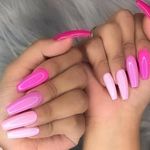 آموزشگاه کاشت و طراحی ناخن صورتی