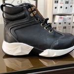 کلینیک ارتوپدی فنی سلیم(درمان غیر جراحی)