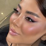 سالن زیبایی قرمز