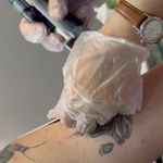 کلینیک تخصصی پوست و کاشت مو آوا