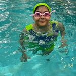 آکادمی آموزش شنا و آبدرمانی سارا حاتمی