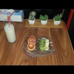 بستنی با شیر محلی و آبمیوه طبیعی