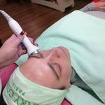 سالن پاکسازی پوست وفیشیال صورت زیبارو