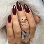 خدمات کاشت و ترمیم ناخن هدیه