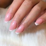 آموزش وخدمات کاشت ناخن راضیه