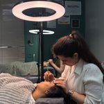 خدمات اکستنشن مژه مژگان نیک فر