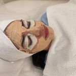 کاشت ناخن ، ترمیم،فیشیال ، پاکسازی پوست،