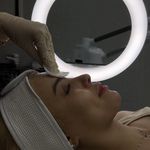 فشیال تخصصی در کلینیک پوست مو ونوس