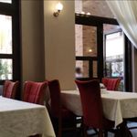 رستوران و فست فود تیستی لند