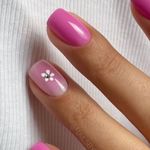 خدمات تخصصی کاشت ناخن