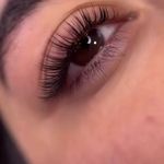 خدمات تخصصی اکستنشن مژه فرح